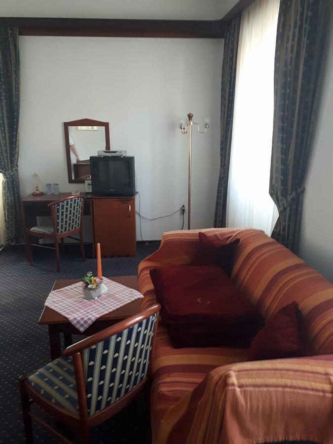 Hotel Mance Brod na Kupi Exteriör bild